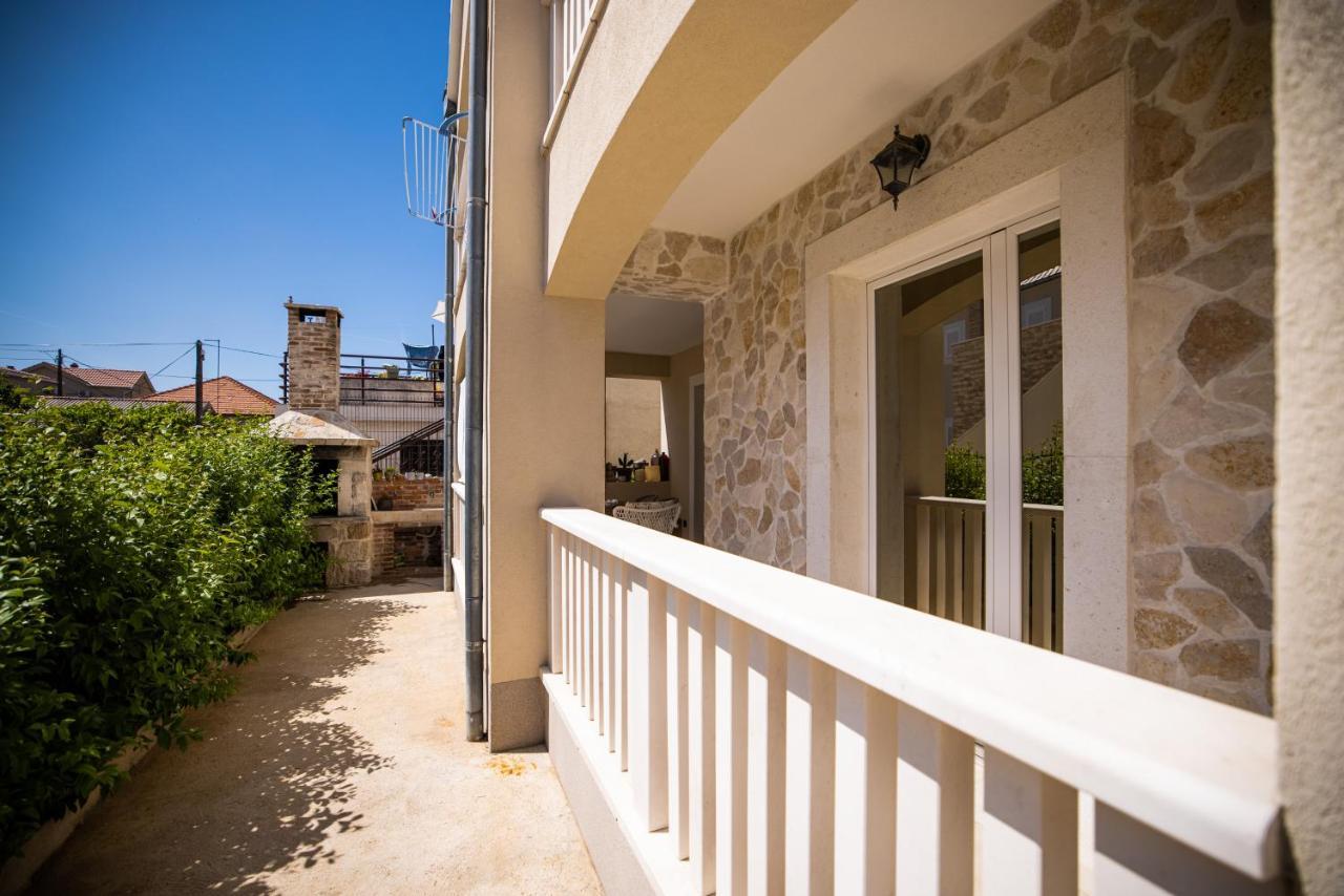 Villa Klaudia With Pool Zadar Exterior photo